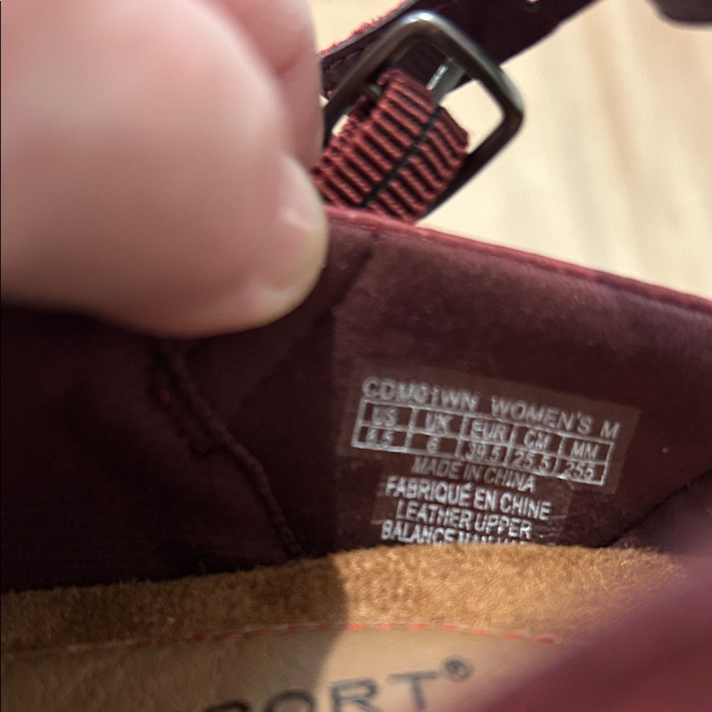 Rockport Women's Red and Brown pumps - Picture 7 of 8